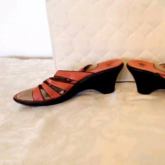 Womens SOFFT Leather Flats Sandals Shoes 10 M Coral Salmon Orange Black Slip On - Picture 8 of 13